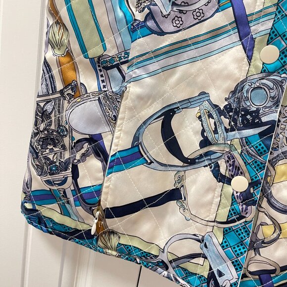 Vintage Reversible Quilted Button-Up Vest White & Blue Pattern - Picture 8 of 13